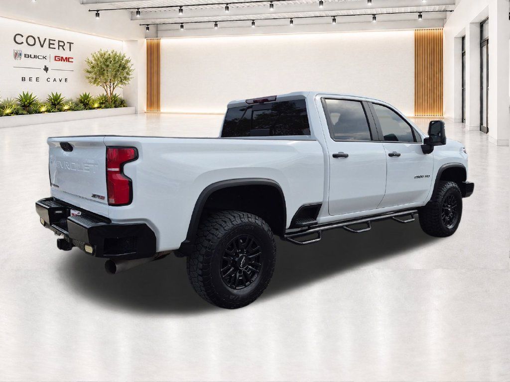 Used 2025 Chevrolet Silverado 2500 ZR2 w/ Technology Package AWD/4WD image 12
