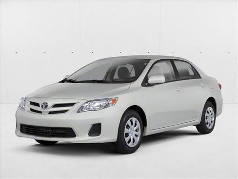 Used 2013 Toyota Corolla LE image 1