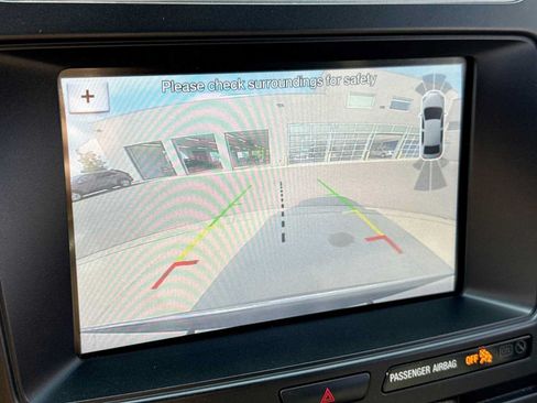 Used 2018 Ford Explorer XLT w/ XLT Technology Feature Bundle FWD image 30