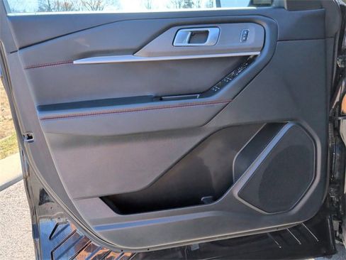 Used 2025 Ford Explorer ST-Line image 10