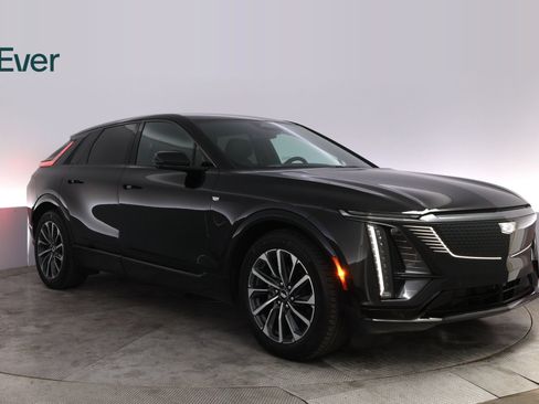 Used 2024 Cadillac Lyriq Sport AWD/4WD image 13