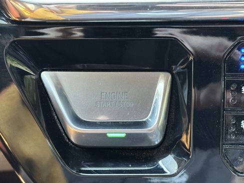Used 2024 GMC Sierra 1500 Denali AWD/4WD image 15