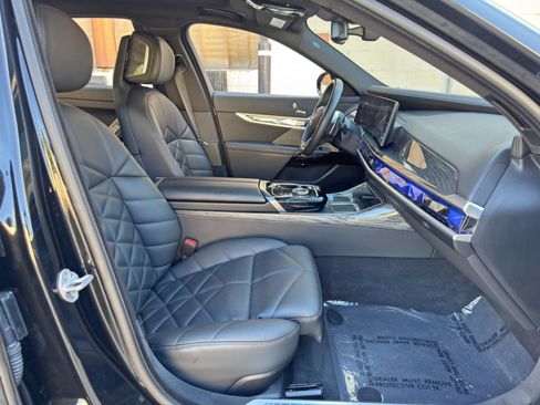 Used 2023 BMW 740i RWD image 16