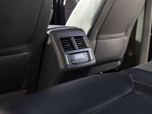 Used 2021 Volkswagen Atlas SE w/ Towing Package image 17