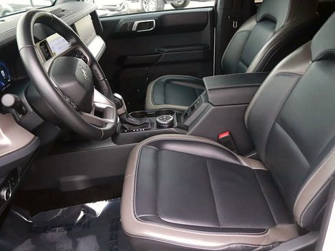 Used 2025 Ford Bronco Outer Banks AWD/4WD image 15