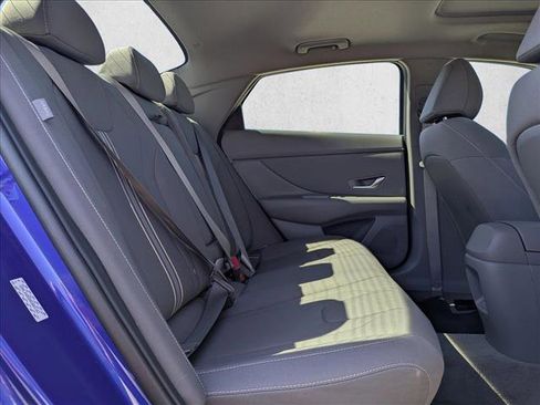 Used 2024 Hyundai Elantra SEL w/ Convenience Package FWD image 19