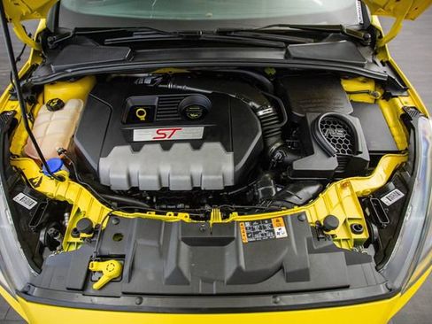 Used 2017 Ford Focus ST w/ Equipment Group 402A image 13