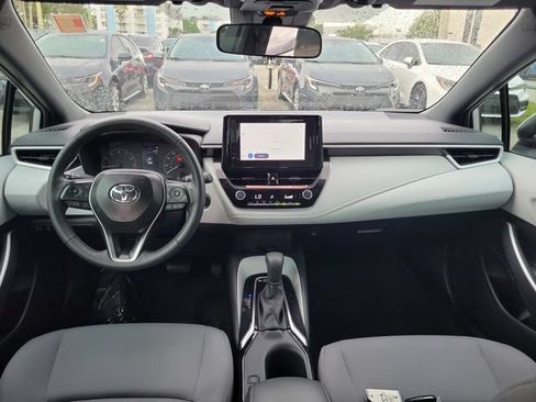 Used 2025 Toyota Corolla SE FWD image 9