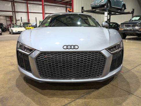 Used 2018 Audi R8 V10 w/ Carbon Exterior Package AWD/4WD image 27