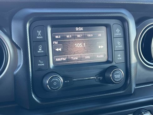 Used 2020 Jeep Wrangler Sport image 12