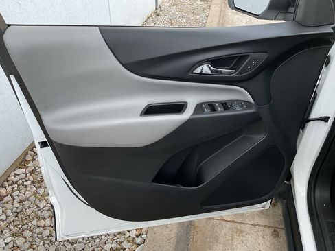 Used 2024 Chevrolet Equinox LS image 12