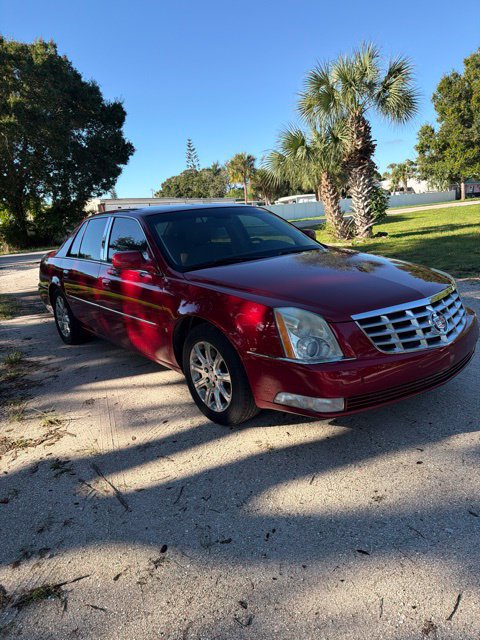 Used 2008 Cadillac DTS w/ Sun And Sound Package FWD image 3