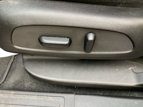 Used 2019 GMC Acadia SLE FWD image 16
