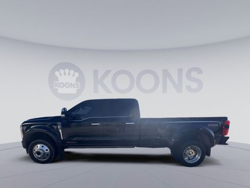 Used 2025 Ford F450 Platinum w/ Platinum Plus Package image 2