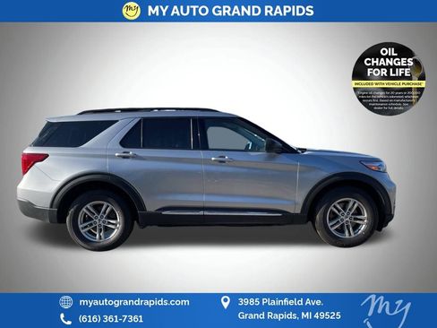 Used 2022 Ford Explorer XLT w/ Class IV Trailer Tow Package image 4