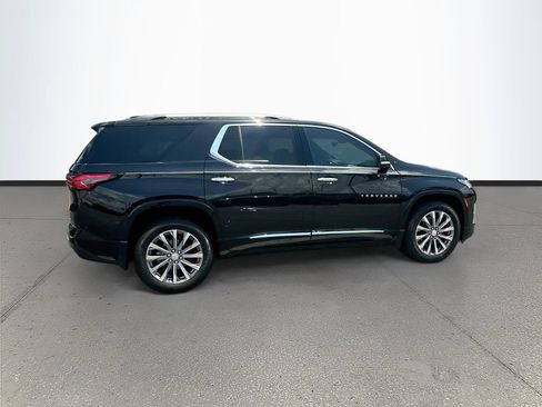 Used 2023 Chevrolet Traverse Premier FWD image 8