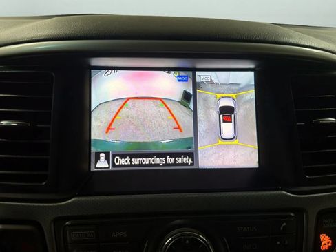 Used 2020 Nissan Pathfinder SL FWD image 15