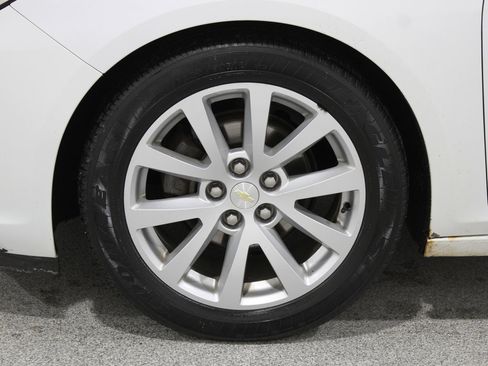 Used 2015 Chevrolet Malibu LT image 19