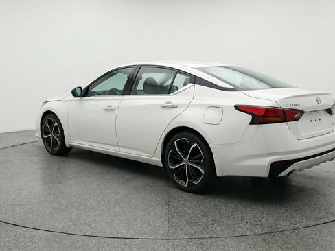 Used 2025 Nissan Altima 2.5 SR FWD image 6