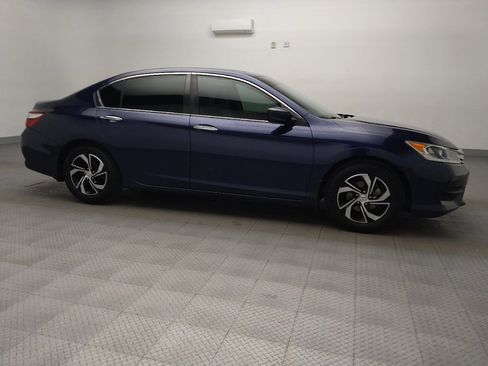 Used 2017 Honda Accord LX image 11