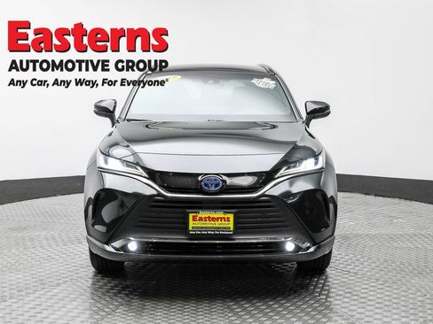 Used 2023 Toyota Venza Nightshade image 2