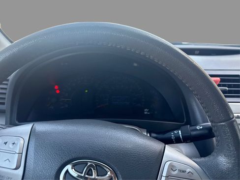 Used 2011 Toyota Camry XLE w/ XLE Extra-Value Pkg #2 FWD image 20