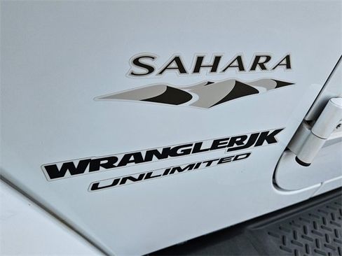 Used 2018 Jeep Wrangler Unlimited Sahara image 17