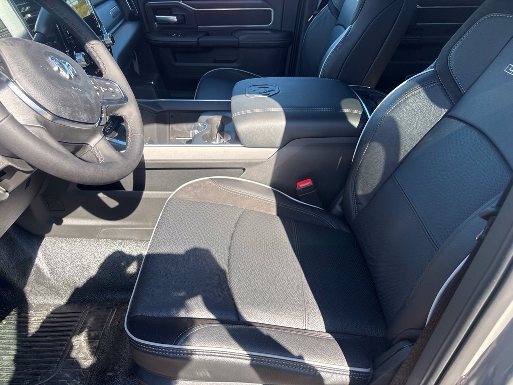 New 2027 RAM 3500 Big Horn w/ Laramie Trim Package AWD/4WD image 18