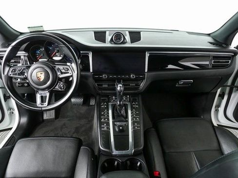 Certified 2019 Porsche Macan image 20