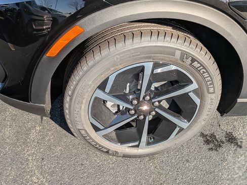 New 2026 Chevrolet Equinox EV LT image 11