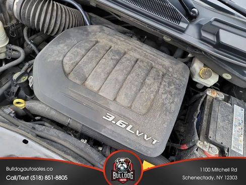 Used 2013 Chrysler Town & Country Touring image 29