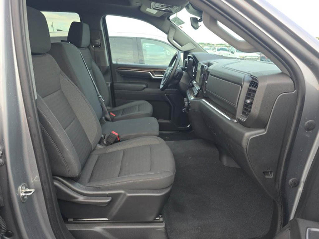Used 2023 Chevrolet Silverado 1500 LT AWD/4WD image 16