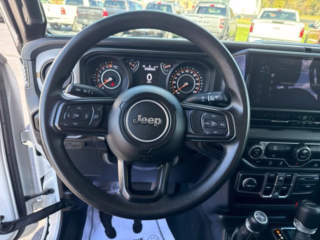 Used 2024 Jeep Gladiator Sport AWD/4WD image 16