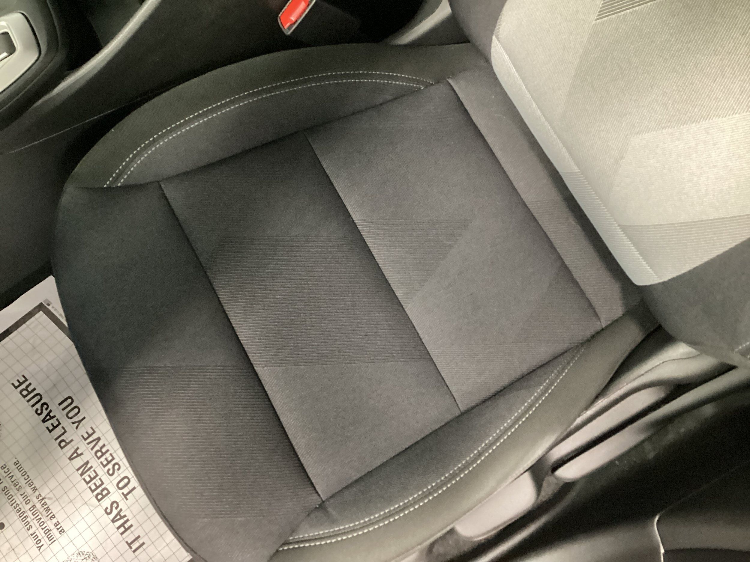 Used 2025 Chevrolet Trax RS FWD image 13