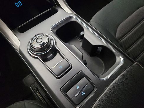 Used 2020 Ford Fusion SE FWD image 26