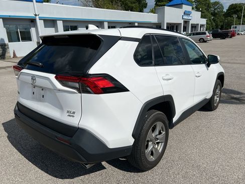 Used 2024 Toyota RAV4 XLE AWD/4WD image 5