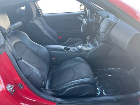 Used 2018 Nissan 370Z Coupe RWD image 15