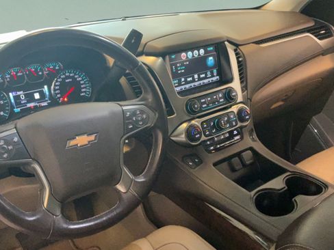 Used 2019 Chevrolet Suburban LT RWD image 29
