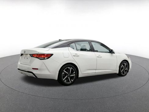 Used 2025 Nissan Sentra SV FWD image 9