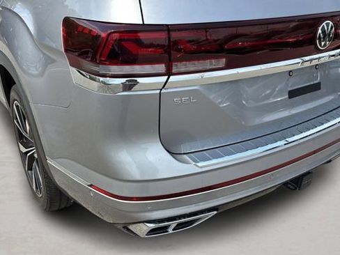 Used 2024 Volkswagen Atlas SEL Premium R-Line image 34