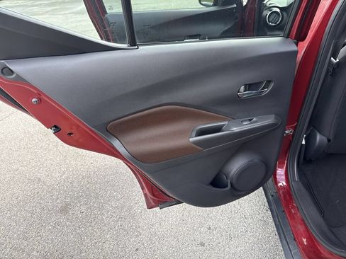 Used 2021 Nissan Kicks SR w/ Exterior Package FWD image 21
