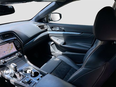 Used 2022 Nissan Maxima SR w/ Sport Mat Group image 25