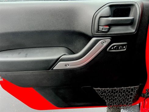 Used 2015 Jeep Wrangler Unlimited Sahara w/ Max Tow Package image 18