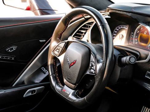 Used 2016 Chevrolet Corvette Z06 w/ 3LZ Preferred Equipment Group RWD image 9