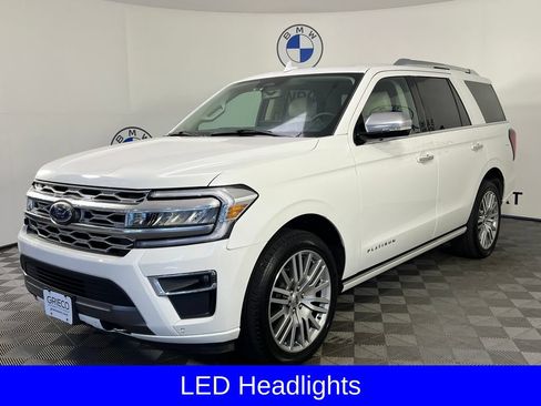 Used 2022 Ford Expedition Platinum AWD/4WD image 3