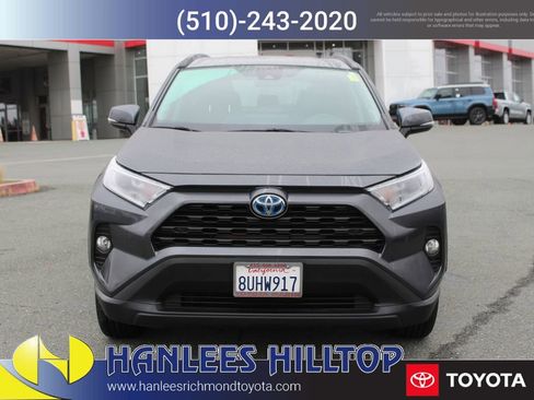 Used 2021 Toyota RAV4 XLE Premium image 4