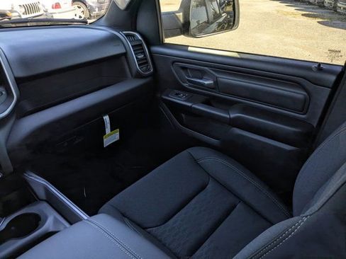 New 2026 RAM 1500 Express AWD/4WD image 16