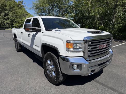 Used 2018 GMC Sierra 3500 SLT w/ Duramax Plus Package AWD/4WD image 3
