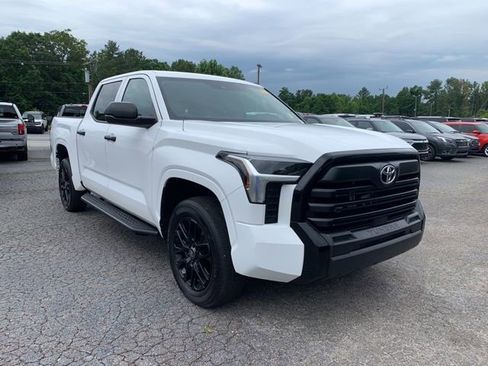 Used 2025 Toyota Tundra SR w/ SR Tow Package AWD/4WD image 2
