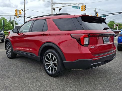 Certified 2025 Ford Explorer ST-Line AWD/4WD image 4